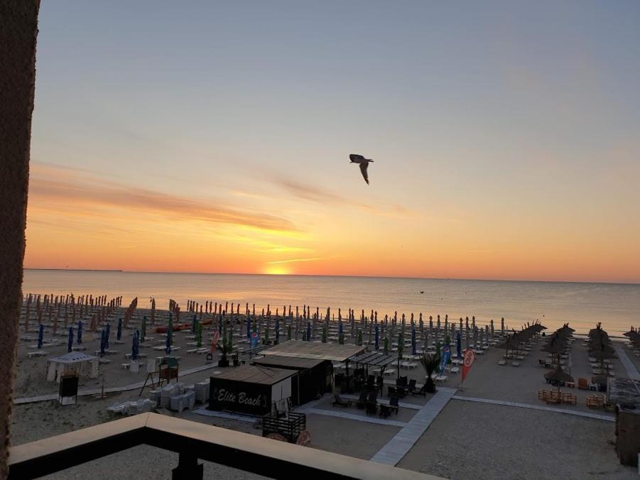 Beach Rooms Roberta Mamaia Buitenkant foto